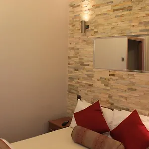 Skylark 3* Hounslow